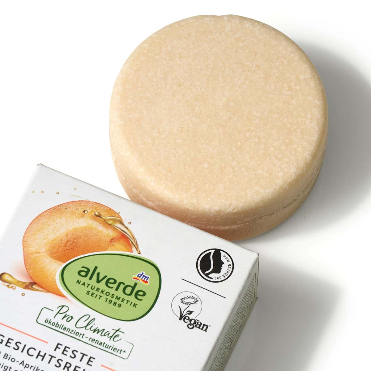 alverde NATURKOSMETIK Solid Facial Cleanser Apricot & Mango, 75 g