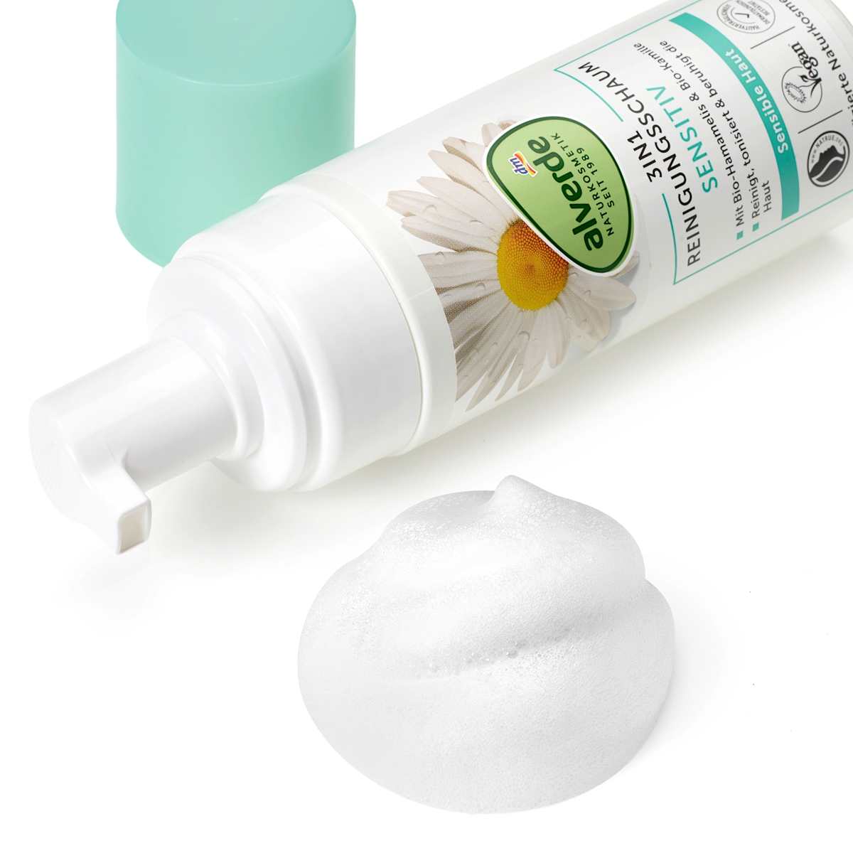 alverde NATURKOSMETIK Cleansing Foam 3in1 Sensitive Witch Hazel & Chamomile, 150 ml